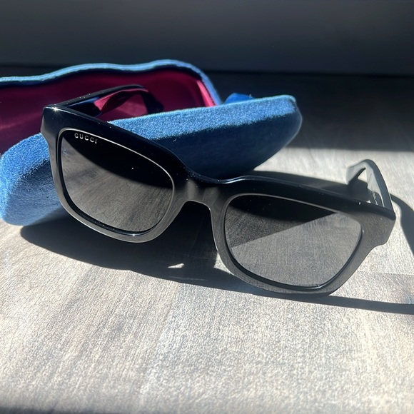 Gucci Black square frame glasses - Picture 1 of 7